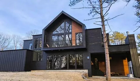 913 Peninsula Point Rd, Shakopee, MN 55379