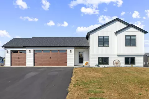 360 Bluebill St, Baldwin, WI 54002