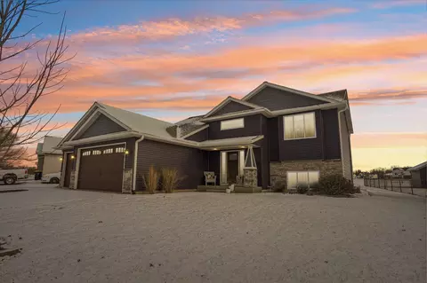 31135 Wallmark Lake Dr, Chisago City, MN 55013