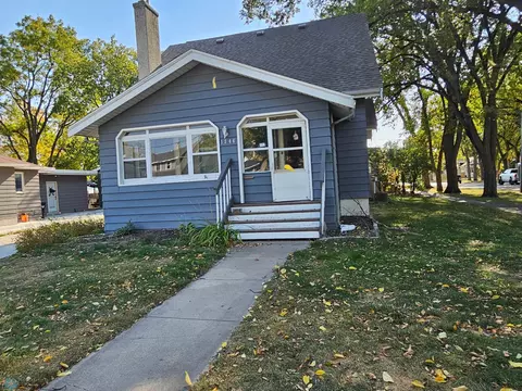 1346 7th Ave S, Fargo, ND 58103 photo 2