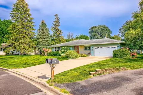 1410 Primrose Curv, Saint Paul, MN 55113