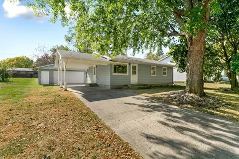 305 Linda Dr, Eagle Lake, MN 56024