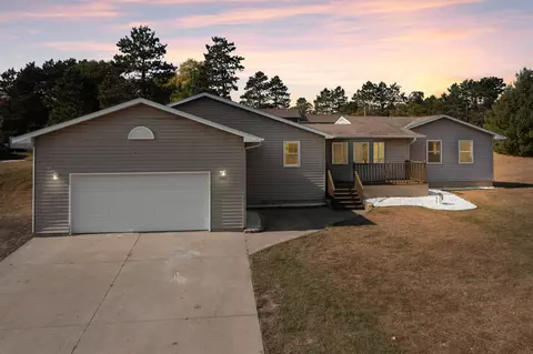 2805 Fern St S, Cambridge, MN 55008
