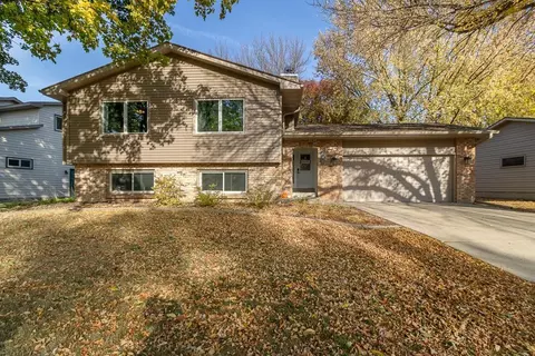 524 Linda Dr, Eagle Lake, MN 56024