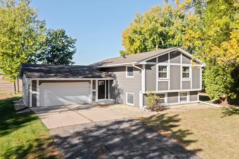 9250 Edgebrook Dr, Northfield, MN 55057