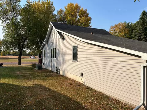 330 E Bradley St, Tyler, MN 56178 photo 5