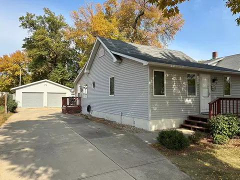 330 E Bradley St, Tyler, MN 56178 photo 2