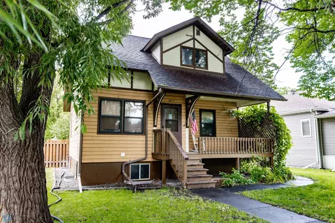 1013 8th Ave N, Fargo, ND 58102