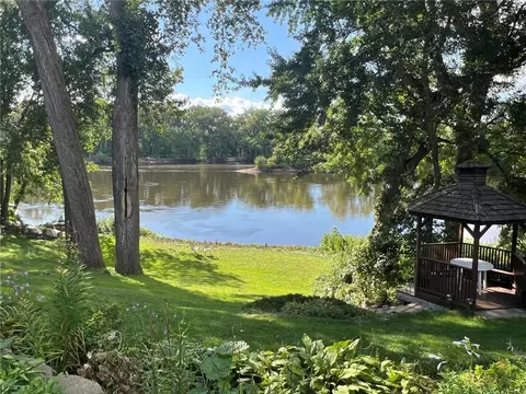 6250 Riverview Ter NE, Fridley, MN 55432