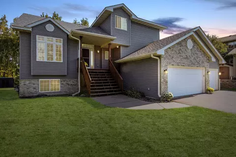 1774 Meadow Ln, Centerville, MN 55038