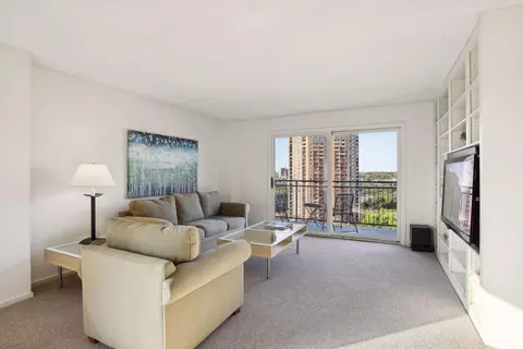 1225 Lasalle Ave #1708, Minneapolis, MN 55403