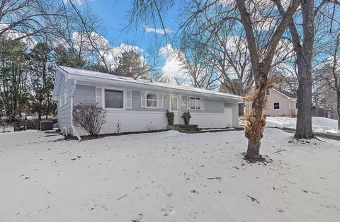 1911 Pine St W, Stillwater, MN 55082
