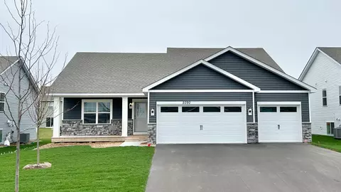 2090 Ardmore Pl, Shakopee, MN 55379