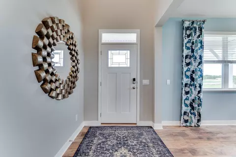 2423 Marsh View Ct, Shakopee, MN 55379