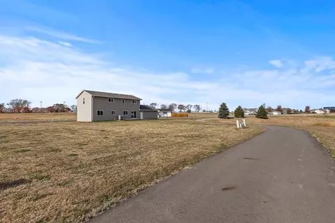 501 Brussels Ct, Marshall, MN 56258 photo 5