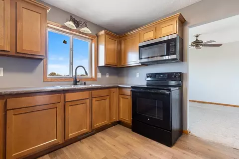 501 Brussels Ct, Marshall, MN 56258 photo 11