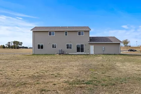 501 Brussels Ct, Marshall, MN 56258 photo 3