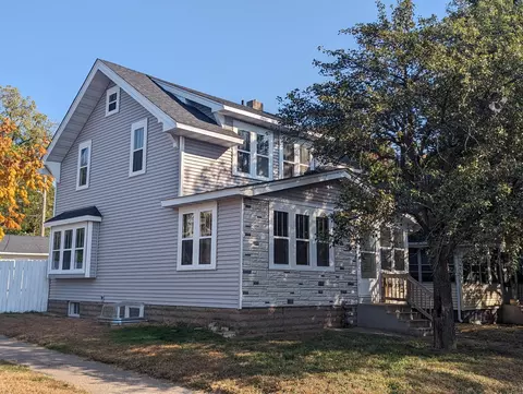 1699 Thomas Ave, Saint Paul, MN 55104