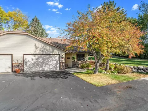542 Auburn Pl NW # D, Elk River, MN 55330