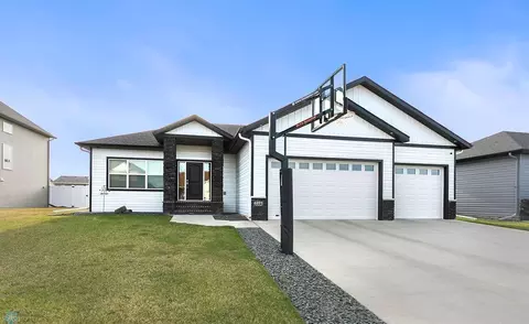 6891 23rd St S, Fargo, ND 58104