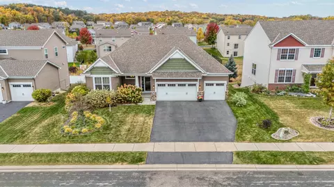7996 Spring Lake Dr, Shakopee, MN 55379