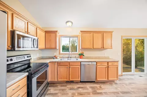 2452 River Bend Trl, Mayer, MN 55360 photo 10