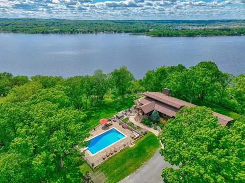 233 River Heights Trl, Hudson, WI 54016