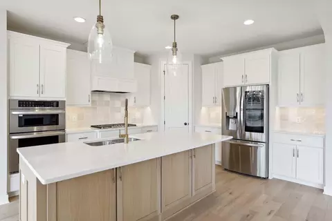 10191 Queensland Ln N, Maple Grove, MN 55311