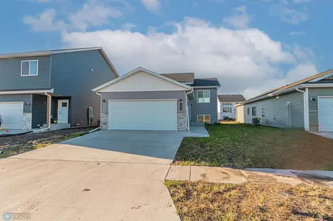 6720 66 Ave S, Horace, ND 58047