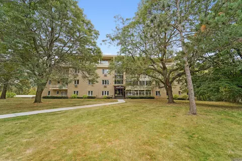 100 Imperial Dr W #401, West Saint Paul, MN 55118