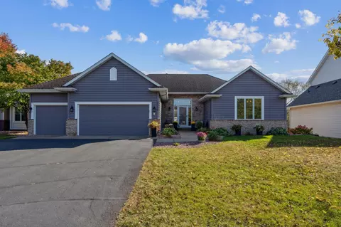 2396 Eagle Valley Dr, Woodbury, MN 55129