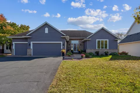2396 Eagle Valley Dr, Woodbury, MN 55129