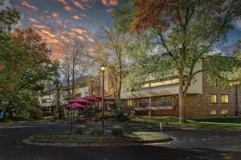 7500 Cahill Rd #202C, Edina, MN 55439