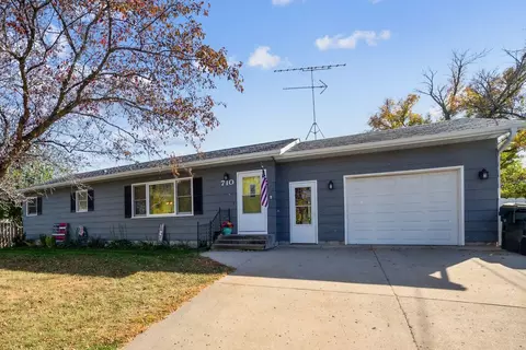 710 Croyden St, Stewart, MN 55385