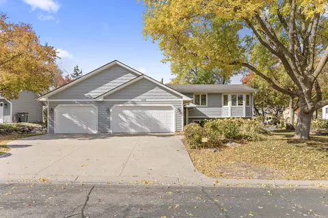 7000 Derby Dr, Chanhassen, MN 55317