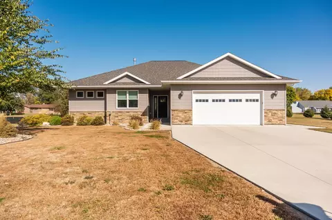 813 Windom Ave, Montevideo, MN 56265 photo 3