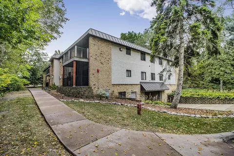1725 Dellwood Ave #204, Roseville, MN 55113
