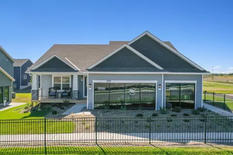 1878 Rainier Dr, Shakopee, MN 55379