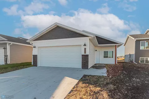 6752 66th Ave S, Horace, ND 58047