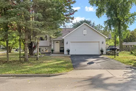 3501 Hennen Rd, Burnsville, MN 55337