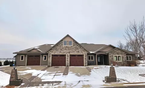 505 8th St NW, Melrose, MN 56352