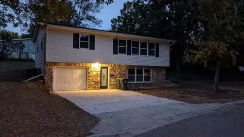 512 Circle Dr, Tracy, MN 56175