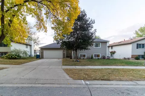 1013 Chalet Dr NW, Rochester, MN 55901