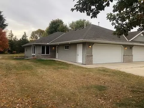 1243 Bradford St SE, Hutchinson, MN 55350