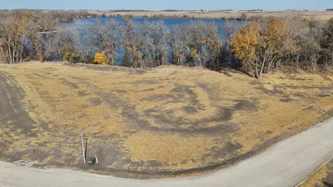2 Cottonwood Lake Blvd, Windom, MN 56101