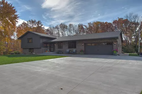 43991 Skogman Lake Rd, Cambridge, MN 55008