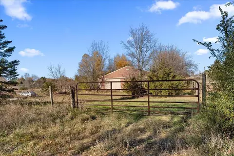 334 Glenmont Rd, Troy Twp, WI 54022