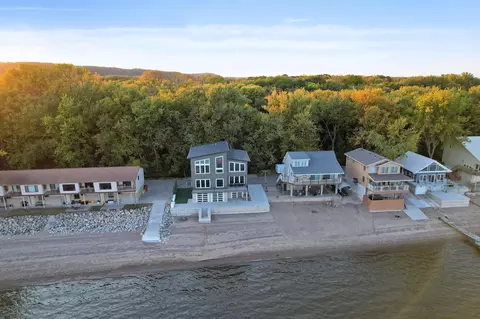 700 Central Point Rd, Lake City, MN 55041