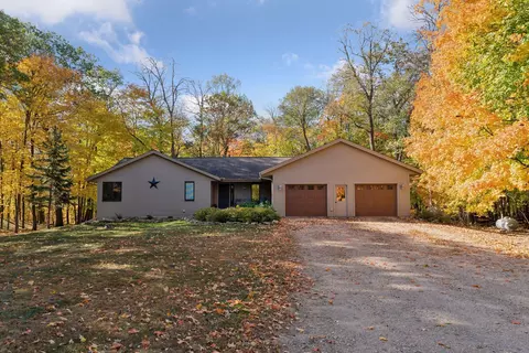 29833 Henderson Station Rd, Henderson, MN 56044