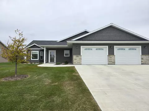 760 El Dorado St SE, Owatonna, MN 55060